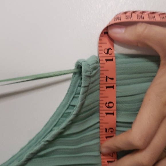 Zara Green Halter Jumpsuit with Flowing Wide-Leg Design Medium - Picture 13 of 16